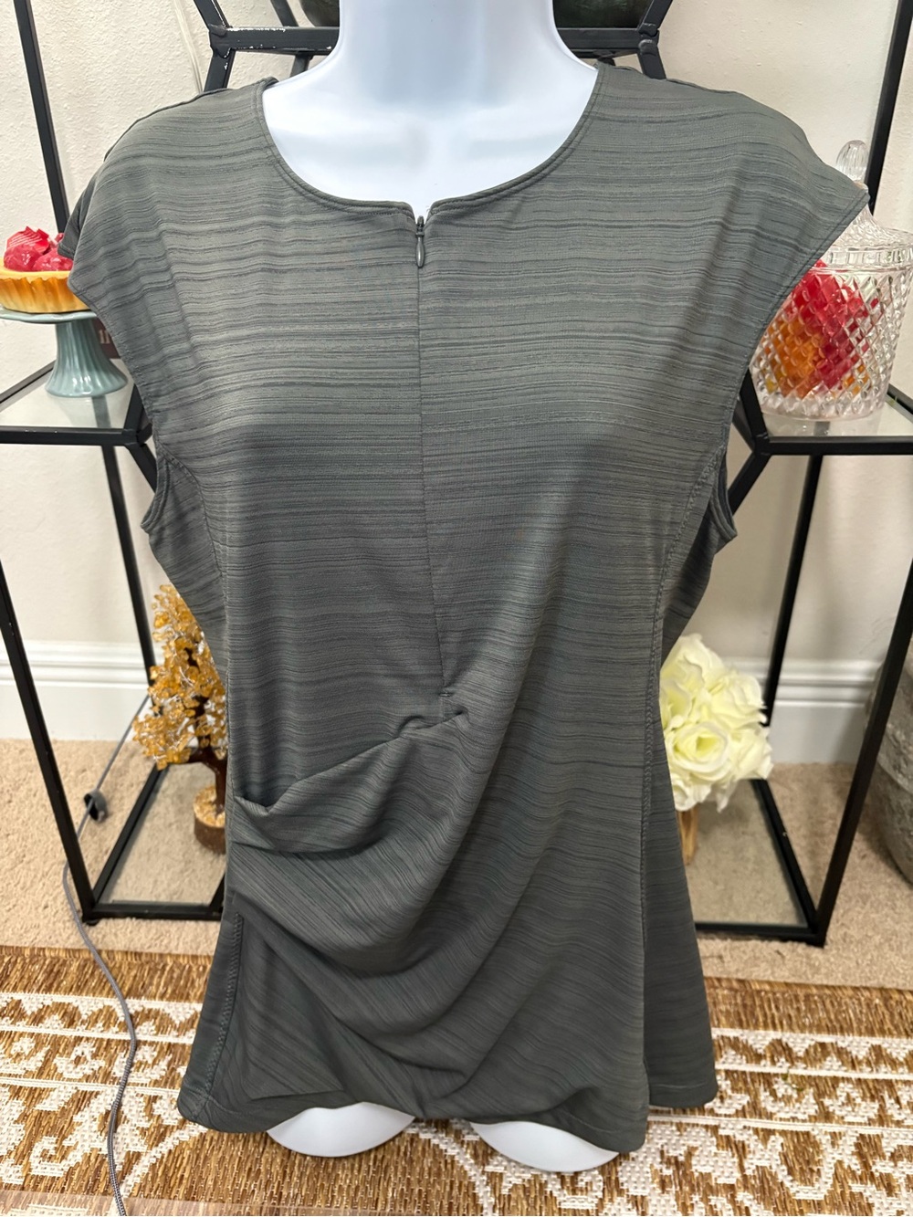 Athleta Sleeveless Top Womens Size L Gray EUC Faux Draped, Back Zip Activewear